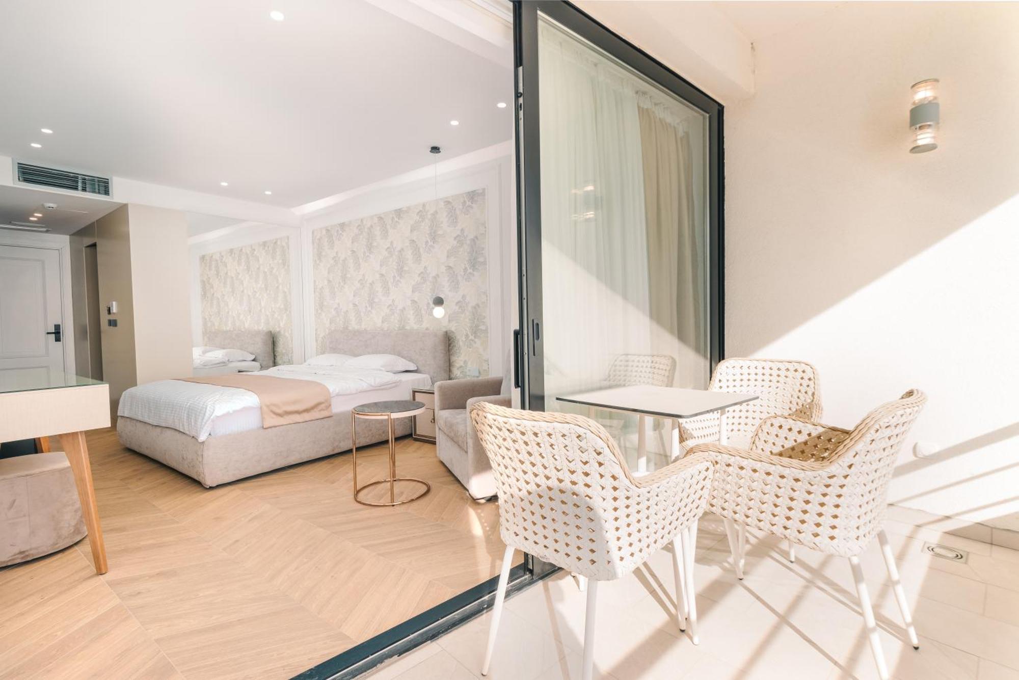 Miramar Hotel Улцин Екстериор снимка