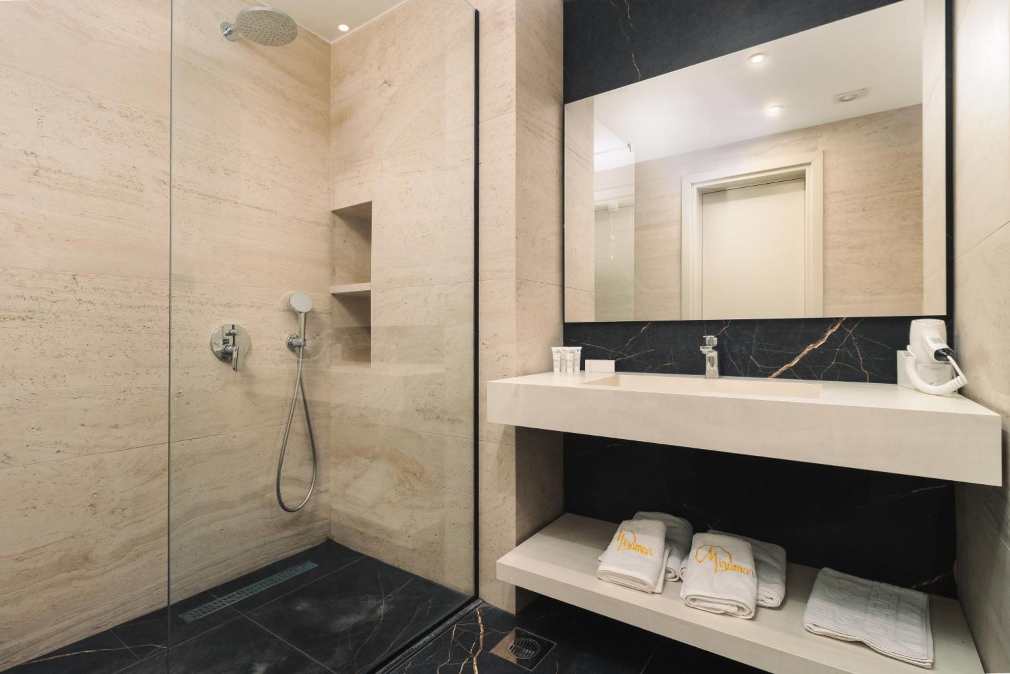 Miramar Hotel Улцин Екстериор снимка